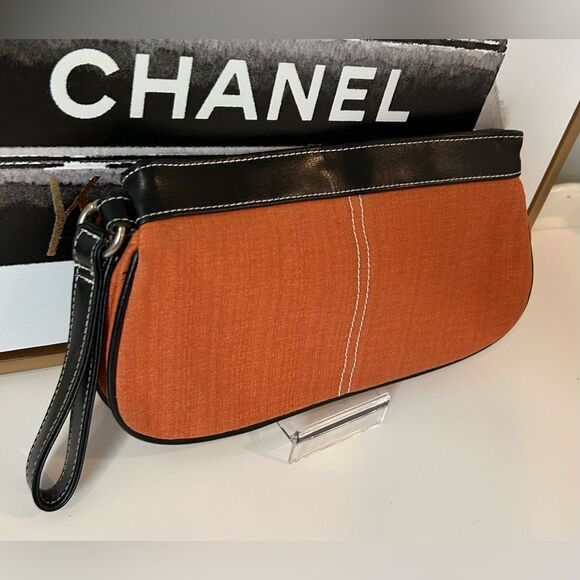 Victoria’s Secret Orange & Black Wristlet Sleek Clutch + Phone Wallet - Picture 1 of 7